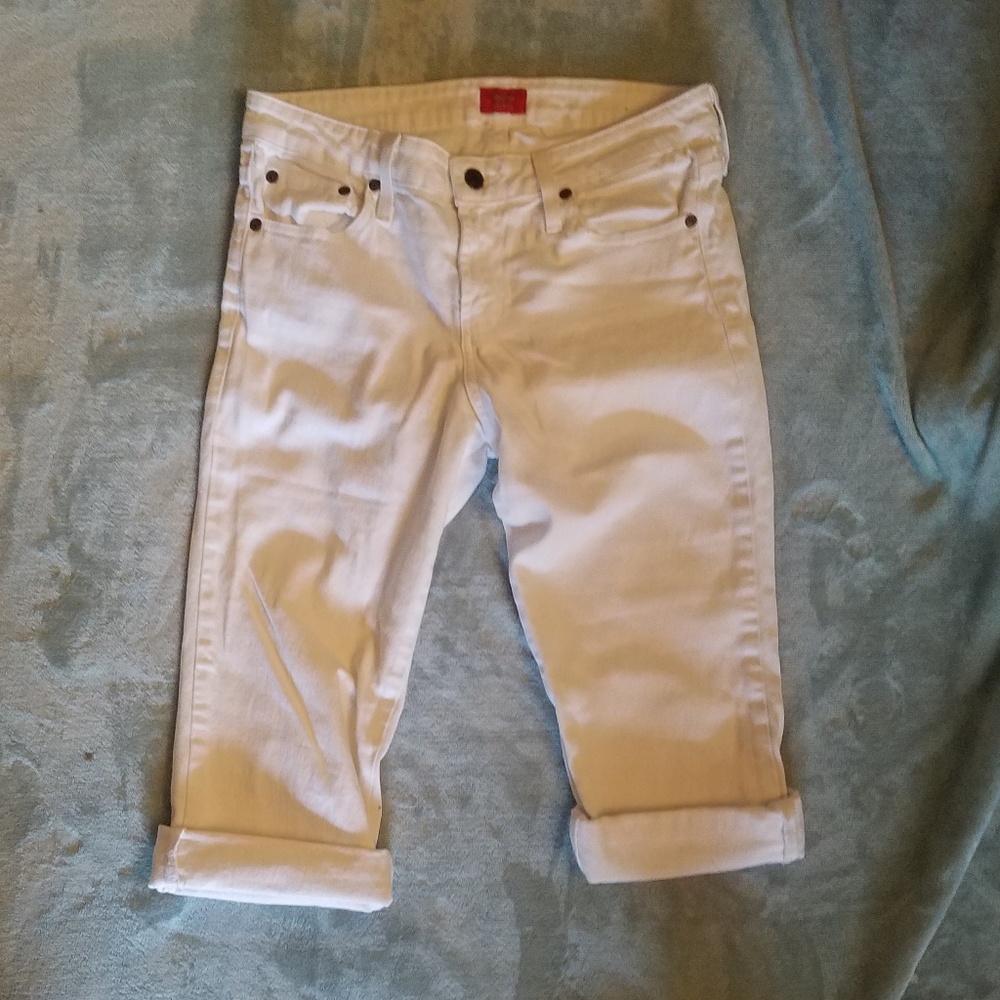 Mossimo white crop capris